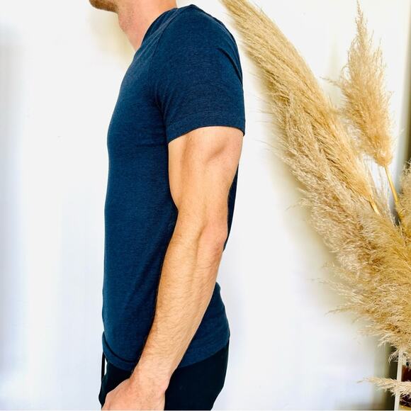 MENS H&M Navy Dark Blue Short Sleeve Classic VNeck Slim Fit Tee Shirt Top M - Picture 2 of 10